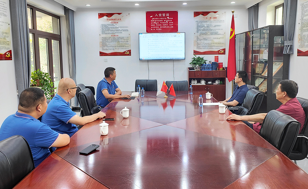 闻汛而动 向雨而行 bv伟德官网集团领导“向前一步”驻守防汛第一线