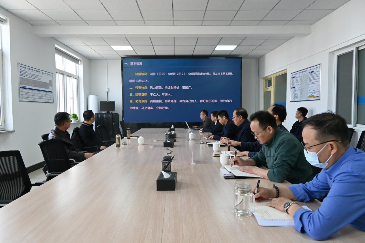 bv伟德官网集团党委副书记、董事、总经理刘晓光 赴“北三县”项目办开展极端大风天气应急部署现场检查